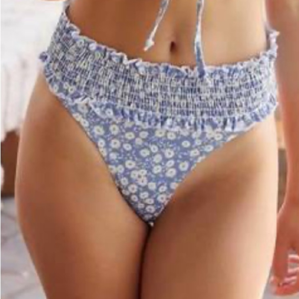 Lost + Wander Seaside Breeze Blue Smocked Bikini Bottoms M (6-8), XS (0) NWT